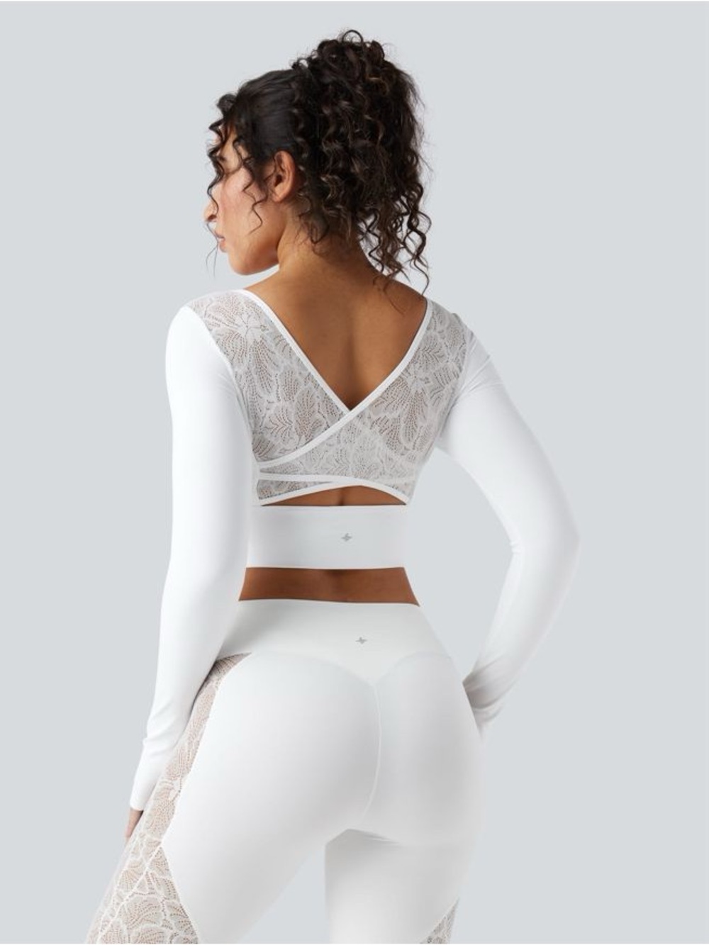 Halara SoftlyZero™ Push-Up Long Sleeve Thumb‎ Hole Contrast Lace Cropped